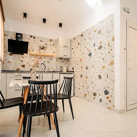 Kokkinia Gardens 아파트호텔 카보스