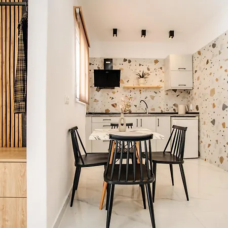 Kokkinia Gardens 카보스