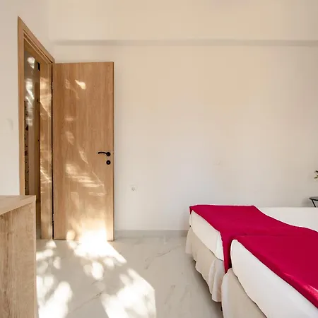 Kokkinia Gardens * 카보스