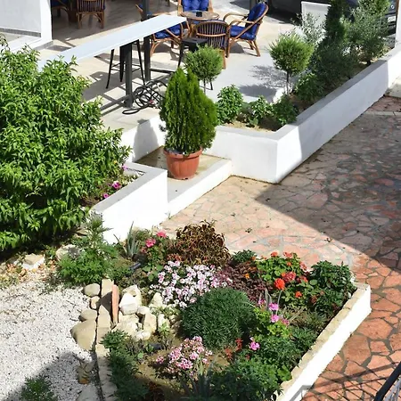 Kokkinia Gardens Kávos