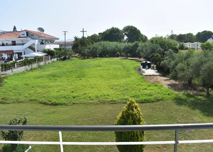 Kokkinia Gardens * 카보스