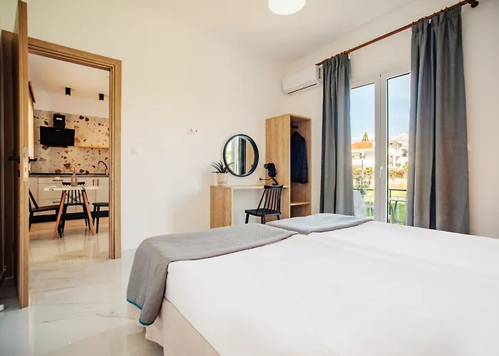 Kokkinia Gardens * Kávos