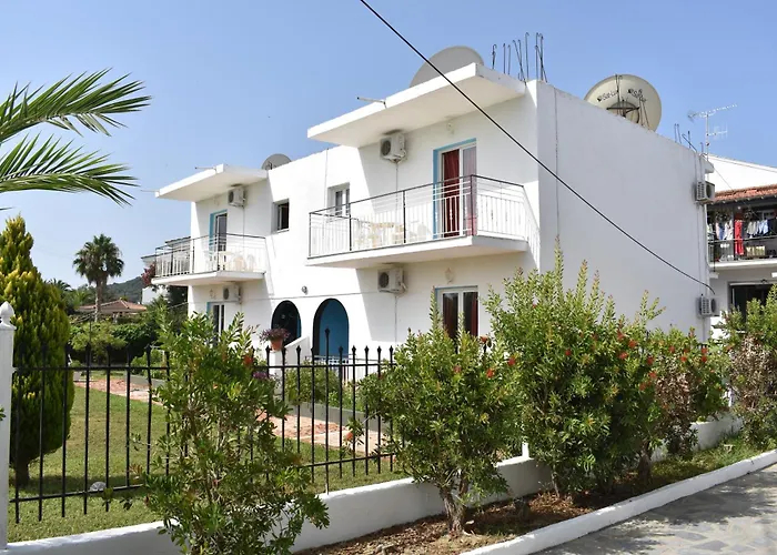 Kokkinia Gardens Aparthotel