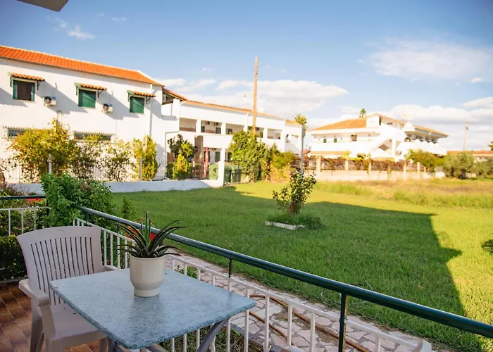 Kokkinia Gardens Kávos